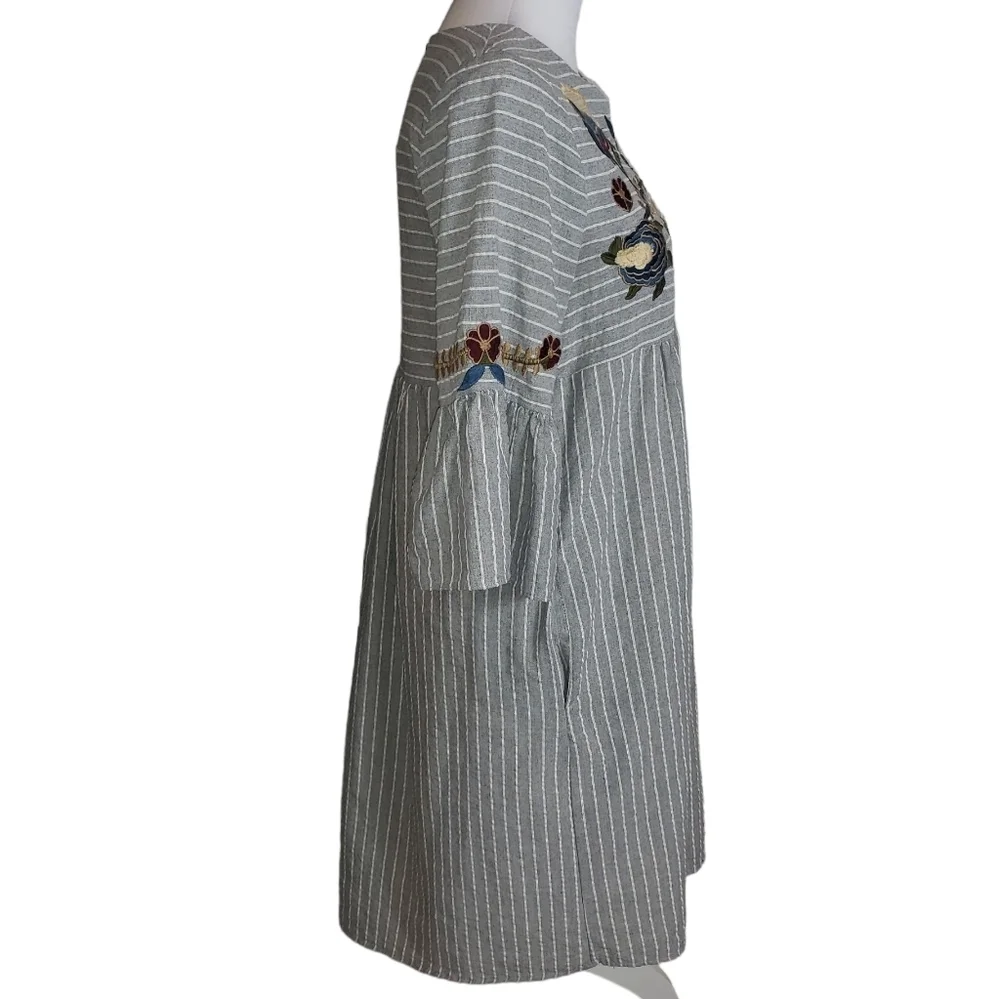 Orange Creek Gray Striped Floral Embroidered Dress Sz Medium Bell Sleeve Cotton - Picture 3 of 14